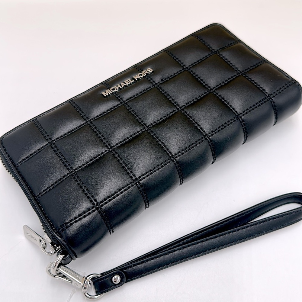 MICHAEL KORS Continental Wristlet Phone Case Wallet Black 
NWT - Picture 13 of 13
